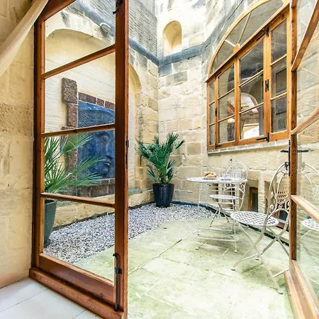 The Grand Authentic House With Private Pool