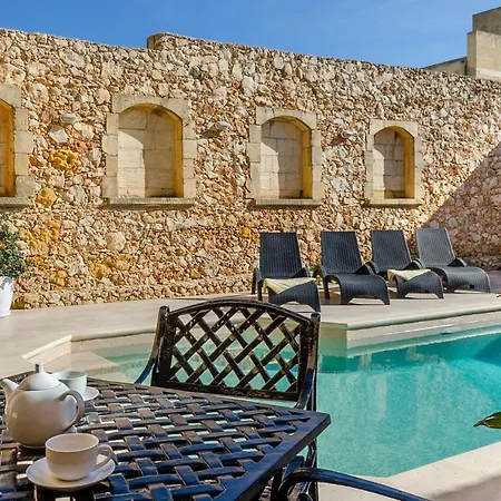 The Grand Authentic House With Private Pool Sannat